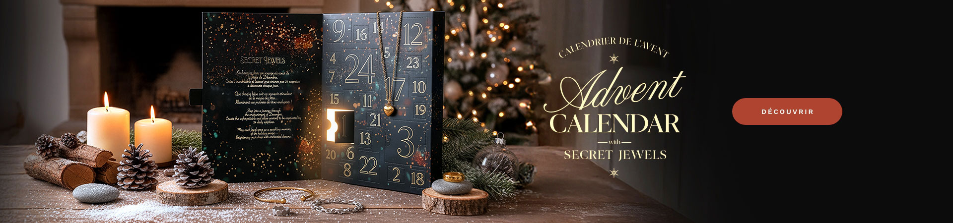 Calendrier de l'Avent noir avec numéros dorés entouré de bougies et décoration de Noël